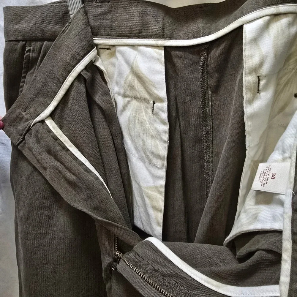 Caribbean Joe Army GreenMens Silk Pleated Relaxed Fit Shorts Olive Green 34